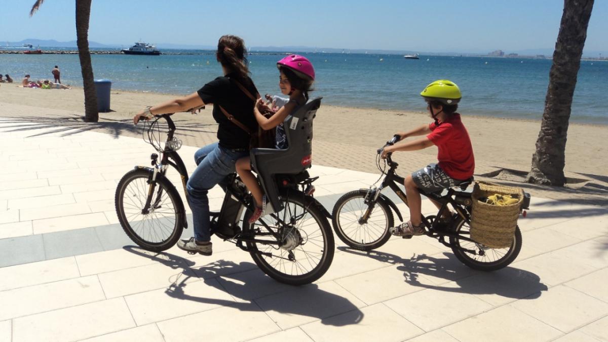 Sustancialmente actualizar Turbulencia ▷ De Roses a los Aiguamolls del Empordà, en bicicleta eléctrica -  Excursiones en bici a Roses con niños - Escapada con niños
