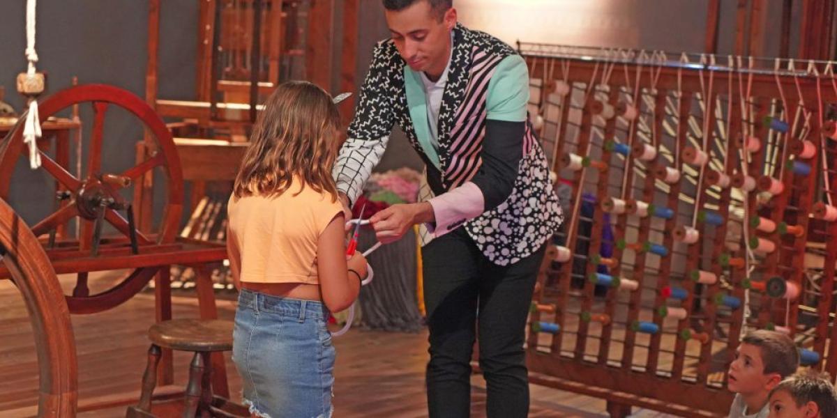Màgia entre fils al Museu de l'Aigua de Manresa