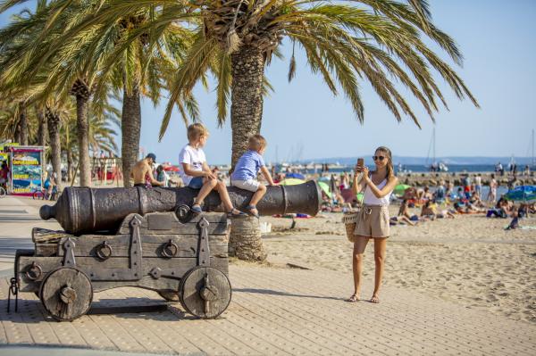 Roses Tour Familiar, un joc per conèixer el patrimoni de Roses en família