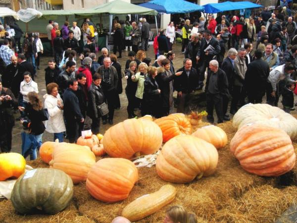 Feria de huevos de yegua, la feria de la calabaza en Sant Llorenç de Morunys