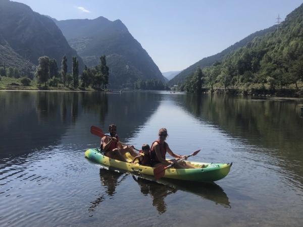 Paseo en kayak por el lago de la Torrassa Con niños