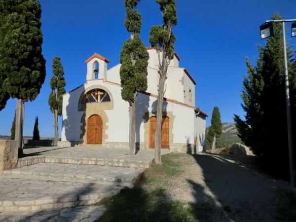 Ermita de Sant Josep i Forat de la Donzella amb nens