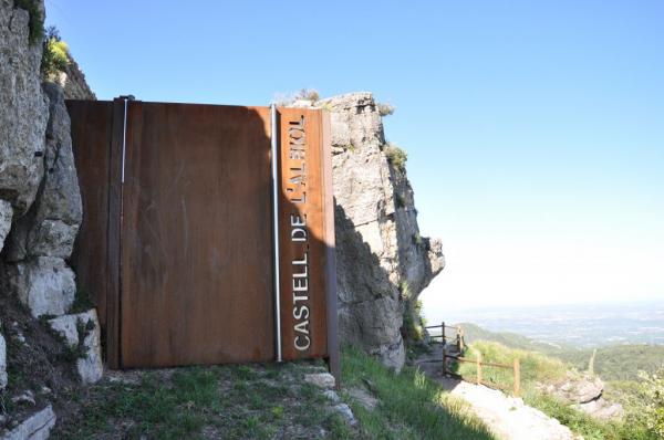 Castell de l'Albiol amb nens