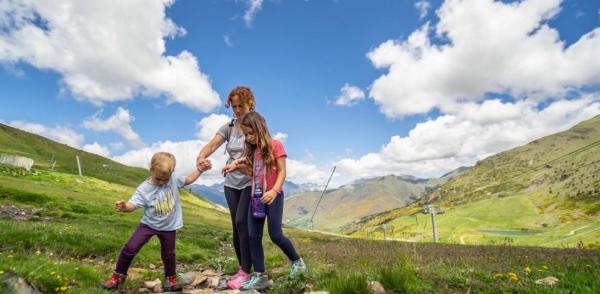 La tirolina de Boí Taüll, l’aventura més emocionant del Pirineu amb nens