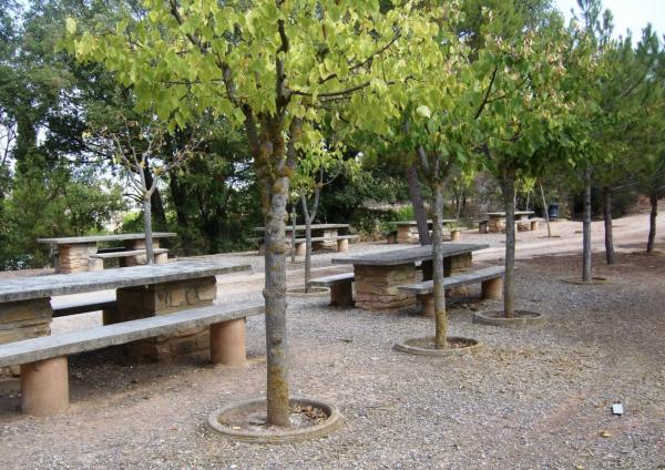 Área de ocio de la ermita dels Sants Metges | Refugio de la ermita dels Sants Metges. Foto: FACEBOOK REFUGI DE SARRAL