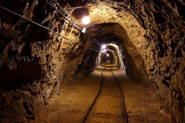 Mines de Bellmunt del Priorat amb nens