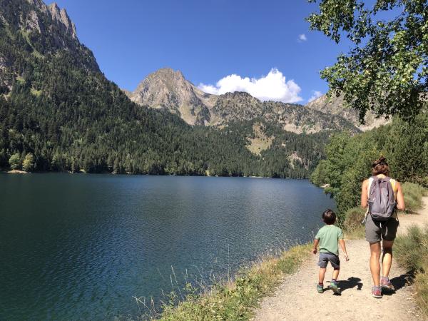 L'Estany de Sant Maurici y el mirador, uno de los más bonitos del Parque Nacional de Aigüestortes Con niños