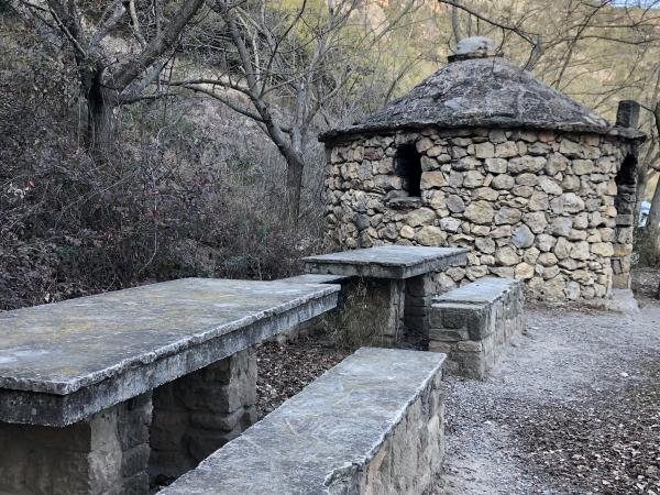 Zona de picnic de la Font de la Espadella, en Alòs de Balaguer