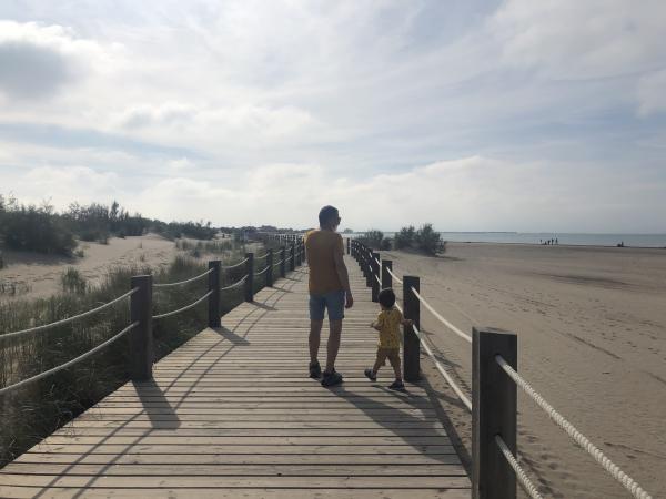 La croqueta a les dunes de Riumar amb nens