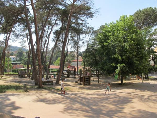 Parc del Bosquet de Can Sedó amb nens