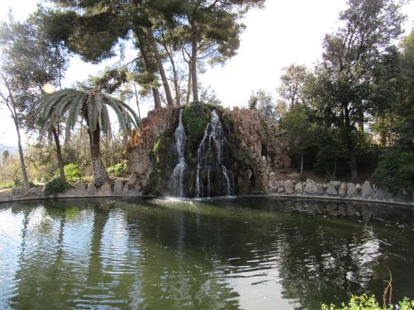 El Parc Torreblanca, uns jardins amb laberint amb nens