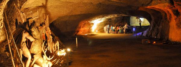 Actividades familiares y talleres en las Cuevas de Francolí