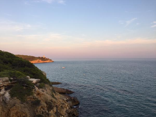 De Tarragona a la Punta de la Mora | Camí de ronda, de Tarragona a la Punta de la Mora. Foto: ESCAPADAAMBNENS.COM