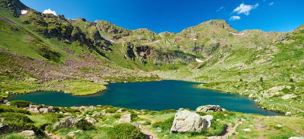 Los Lagos de Tristaina, una ruta de tres lagos Con niños