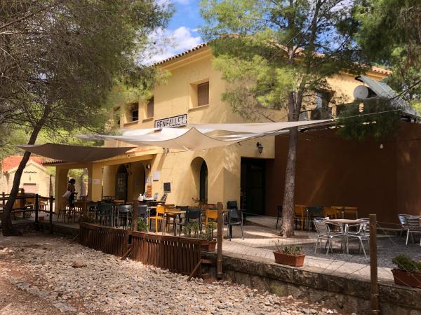 Antigua estación de Benifallet Con niños