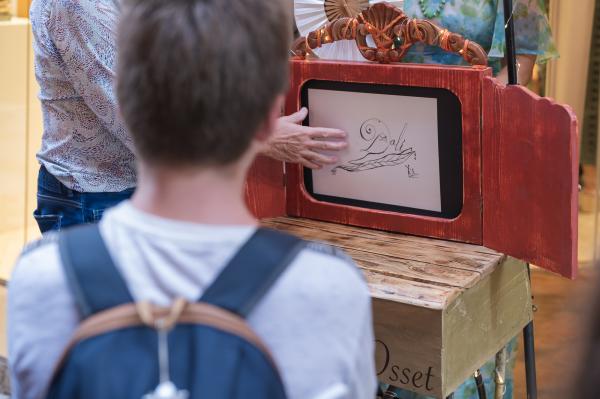 Ruta Dalí teatralizada para familias, en Figueres | FOTO: SIRA AYATS