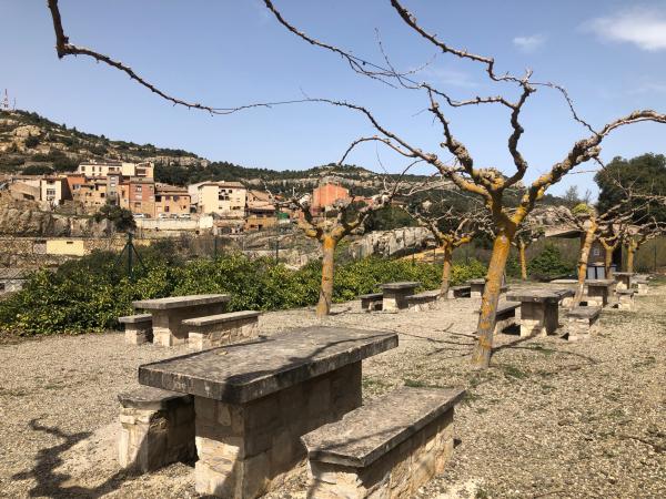 Àrea de lleure de la Font Vella amb nens