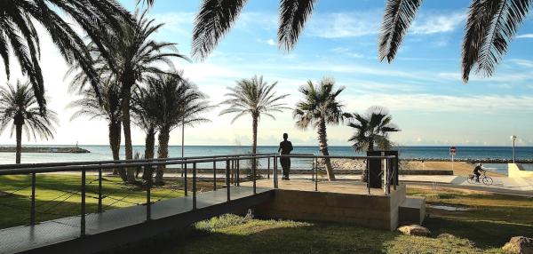 Un tomb pel passeig marítim de l’Hospitalet de l’Infant