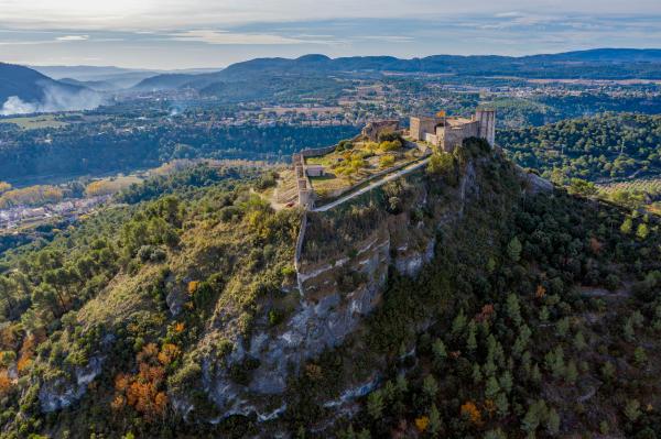 Una escapada per fer el pallasso i veure un dels castells més espectaculars de Catalunya