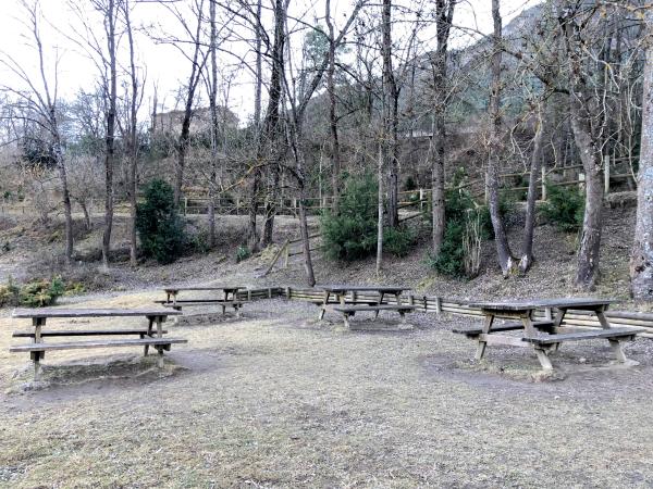 Zona de pícnic Sant Joan de l'Avellanet Con niños