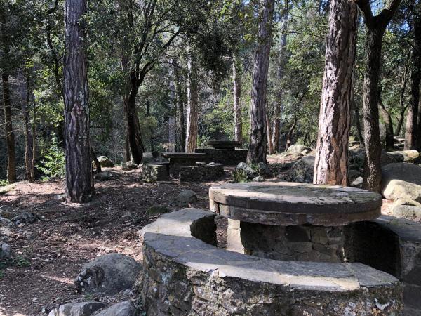 Área de ocio de la Casa Forestal de Castellfollit Con niños