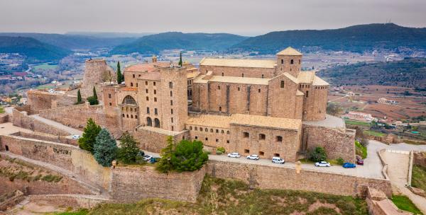 Castell de Cardona amb nens, història, llegendes i diversió