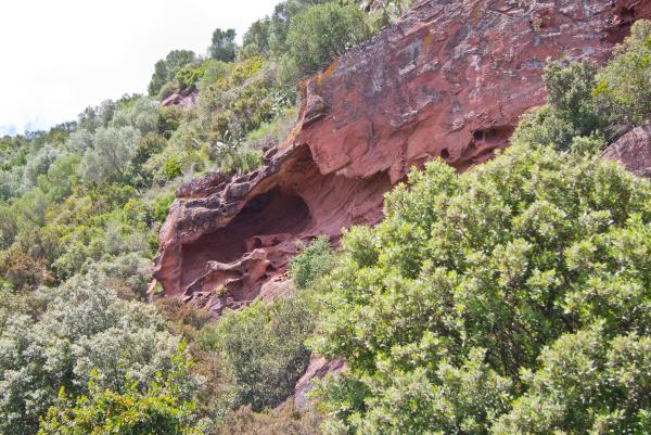 La Cueva Foradada y la Cueva de Bruguers de Gavà