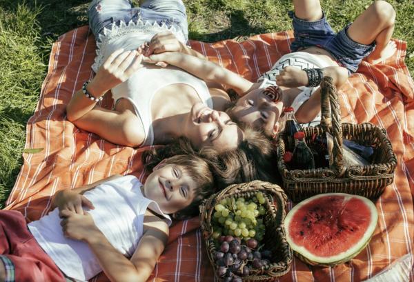 Fruta, hortalizas y lácteos: la energía que acompaña a todas las aventuras de los niños Con niños