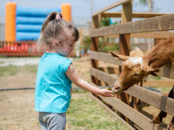 Granja-Espai botànic Les Tanques, a Viladecans | LESTANQUES.COM