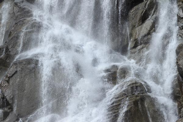 El Salto de Les Dones d’Aigua Con niños