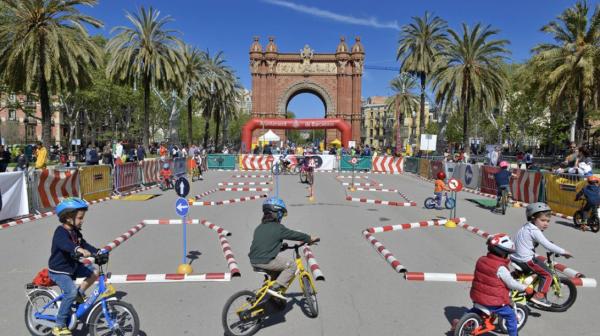 Fiesta de la Bici y la Bicicletada de Barcelona, con circuitos, talleres y juegos