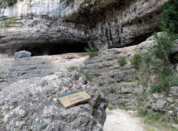 El Forat de la Vella i la Cova d'en Marc, dues excursions dins del Parc Natural dels Ports | wikiloc