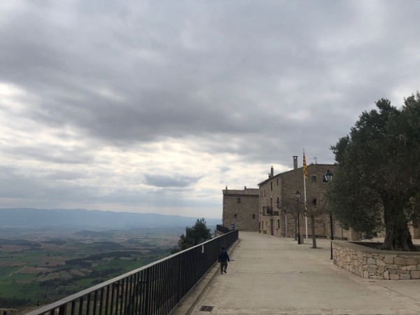 El mirador de Forès amb nens