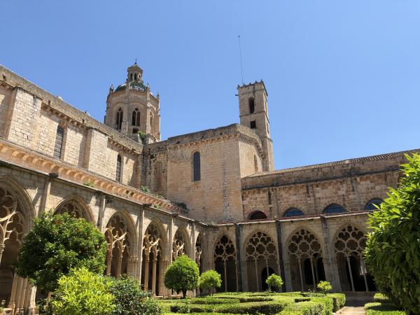 Monestir de Santes Creus amb nens