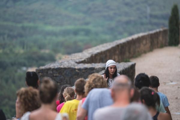 Visita teatralizada al Castillo de Hostalric Con niños