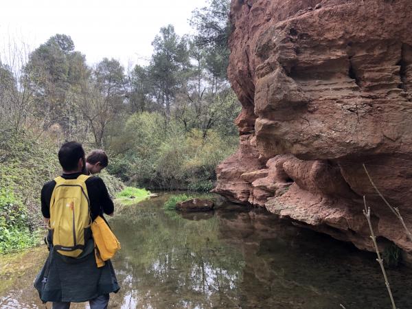 Los acantilados del río Anguera Con niños