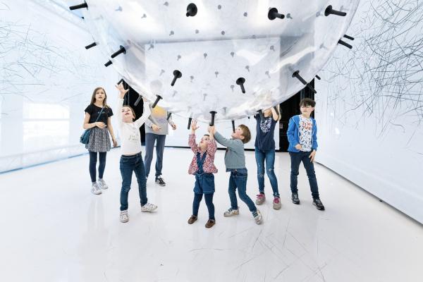 Balloon Museum en Barcelona: Una exposición inmersiva con globos para niños y familias