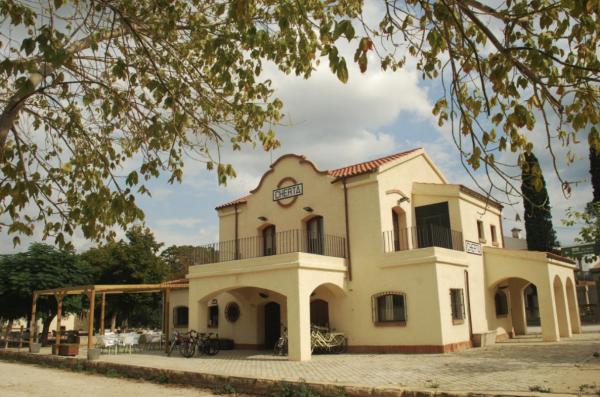 Vía Verde desde Xerta | Antigua estación de Xerta, punto de partida de la Via Verde desde esta población. Foto: AJUNTAMENT DE XERTA