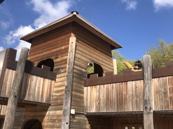 Parque de la plaza de la Fàbrica Nova, en Castellar del Vallès | FOTO: ESCAPADAAMBNENS | FOTO: ESCAPADAAMBNENS