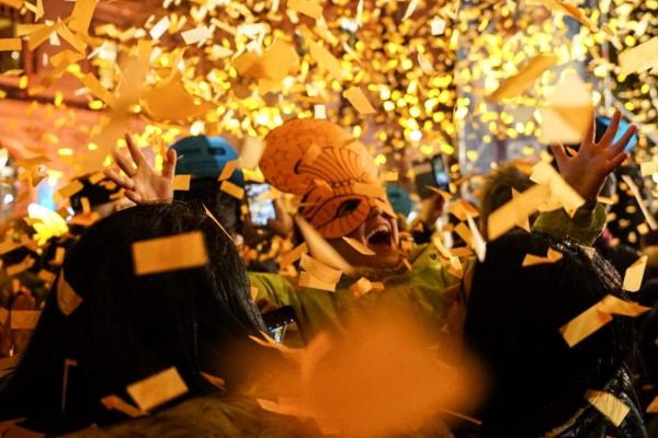 El Carnaval de Barcelona y la Taronjada, el acto más esperado