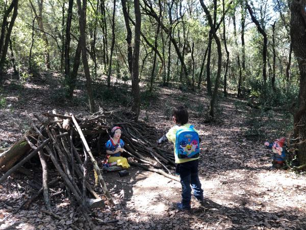 Bosque Mágico de los 30 pasos, una excursión con personajes de cuento