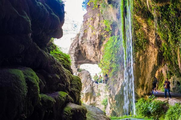 Sant Miquel del Fai en família, una excursió fàcil entre cascades