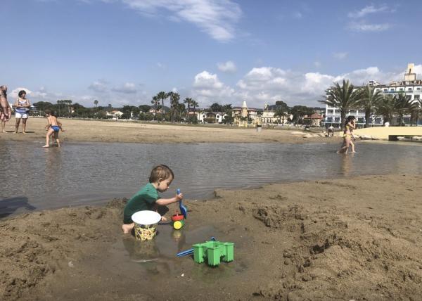 Platja de Coma-ruga amb nens