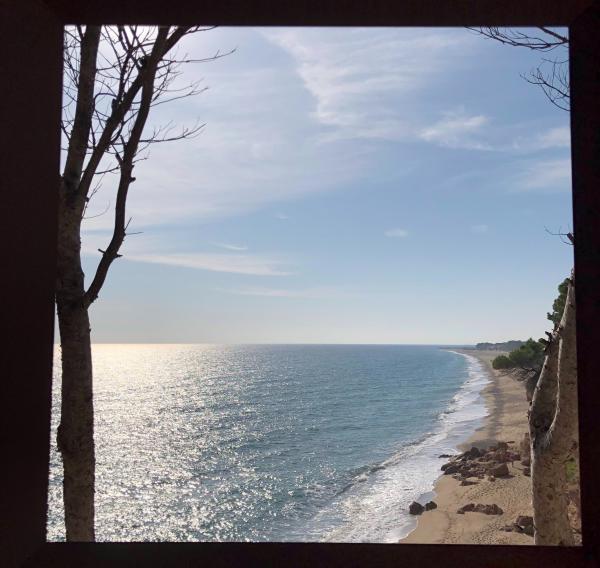 Camí de ronda per les cales de Miami Platja | Camí de ronda, Miami Platja. Foto:ESCAPADAAMBNENS.COM