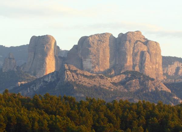 Mirador de les Roques d'en Benet amb nens