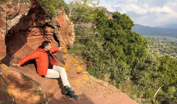 La Roca Foradada y la Ermita Mare de Déu de la Roca de Mont-roig del Camp | Ermita Mare de Déu de la Roca, Mont-roig del Camp. Foto: ESCAPADAAMBNENS.COM