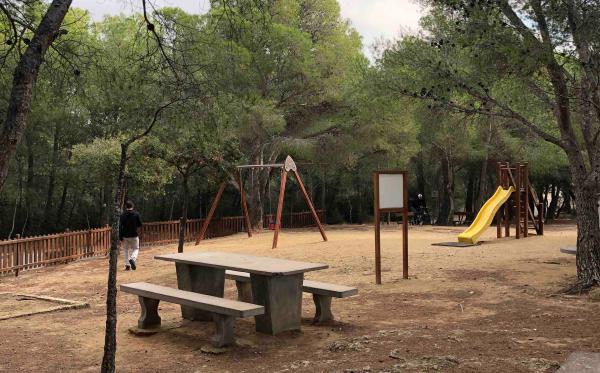 Un pÍcnic cerca de la Ermita Mare de Déu de la Roca Con niños